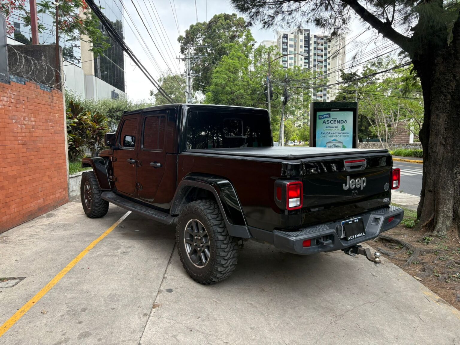 Jeep-Gladiator-Overland-2022-529KKJ (6)