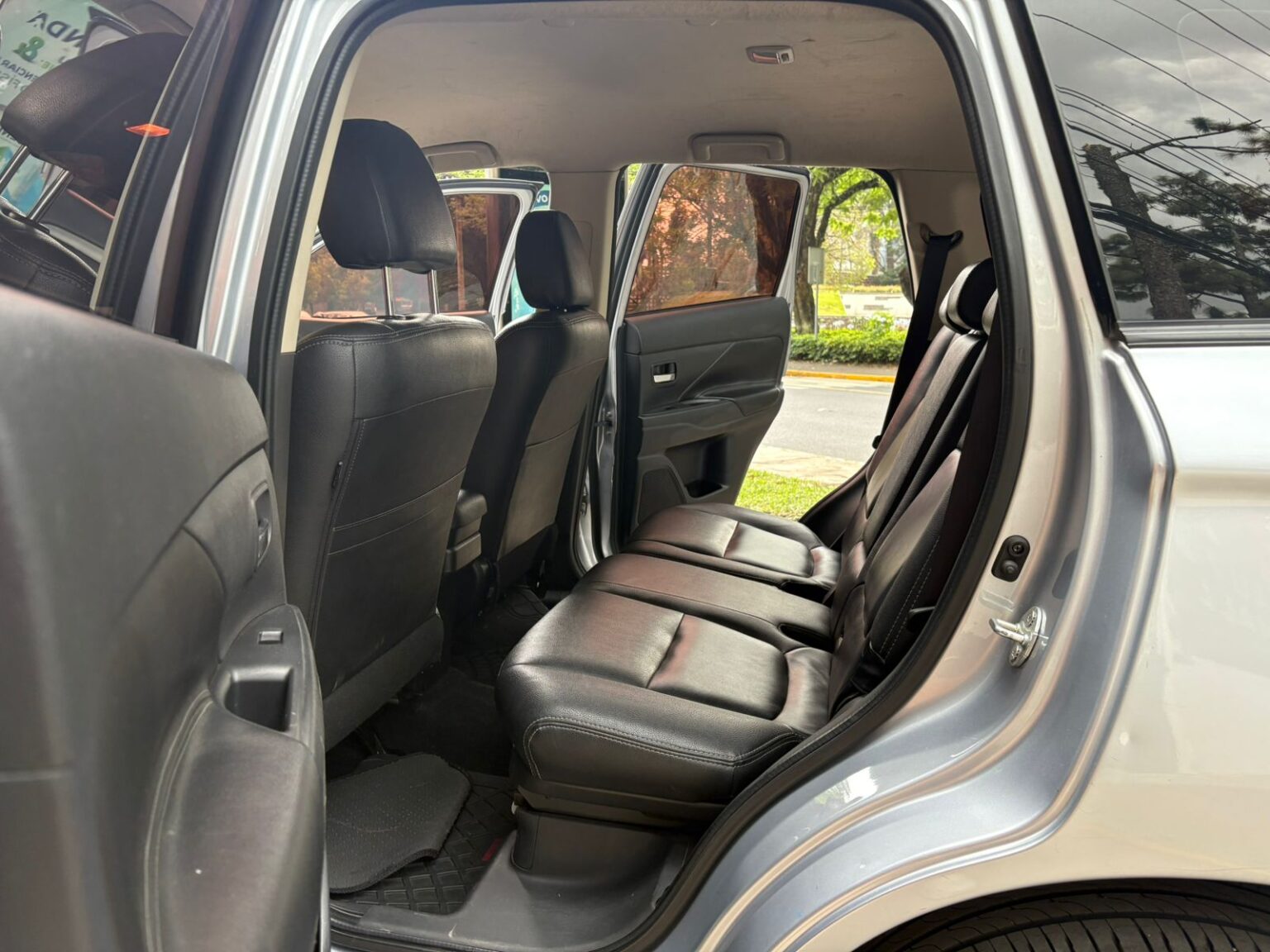 Mitsubishi-Outlander-GLX-2016-692FXP (9)