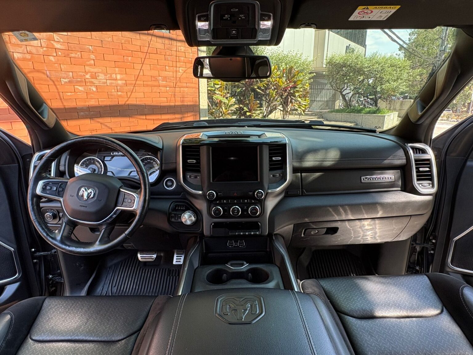 Ram-Ram1500-Laramie-2020-403HPJ (12)