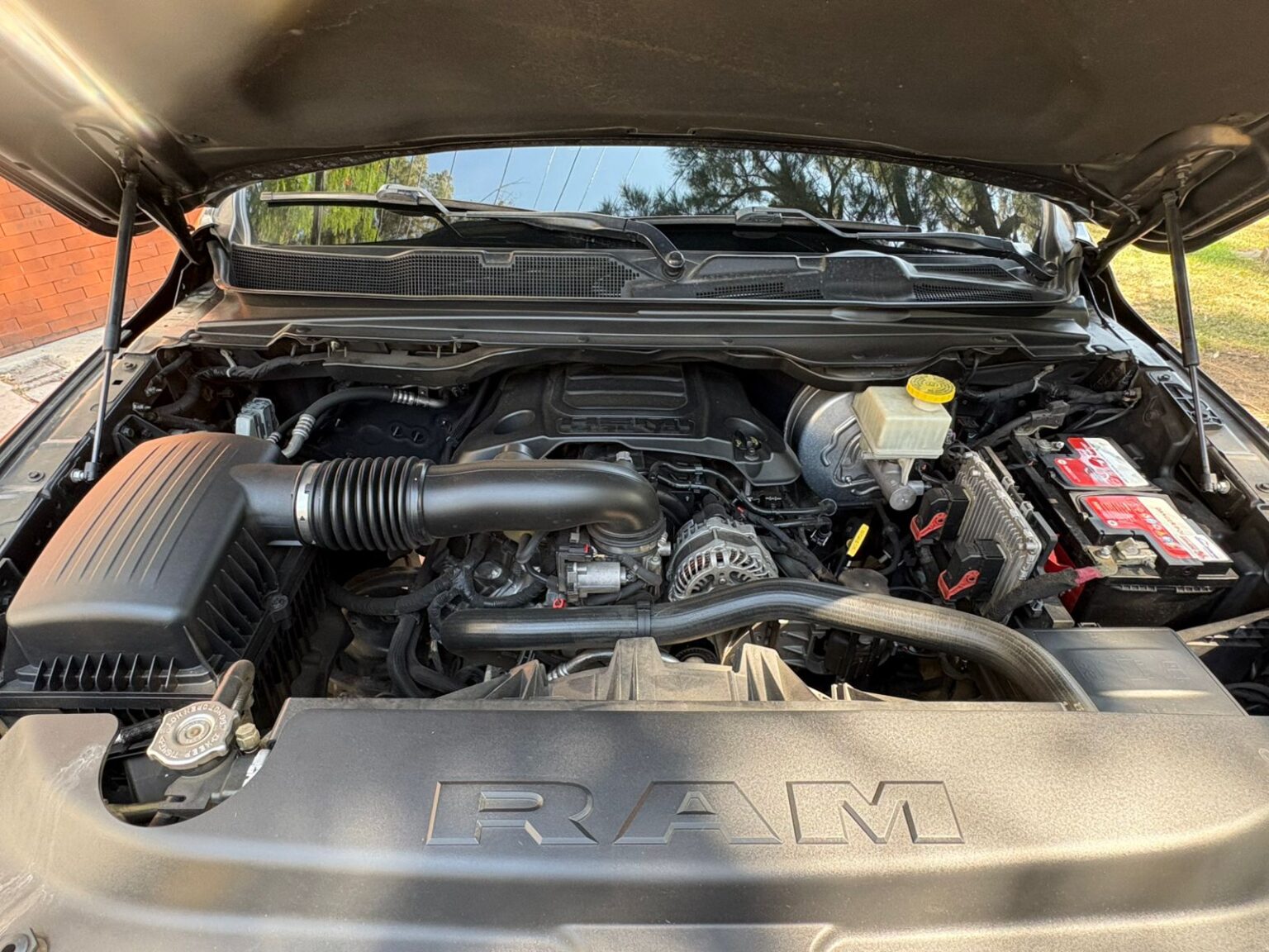 Ram-Ram1500-Laramie-2020-403HPJ (15)