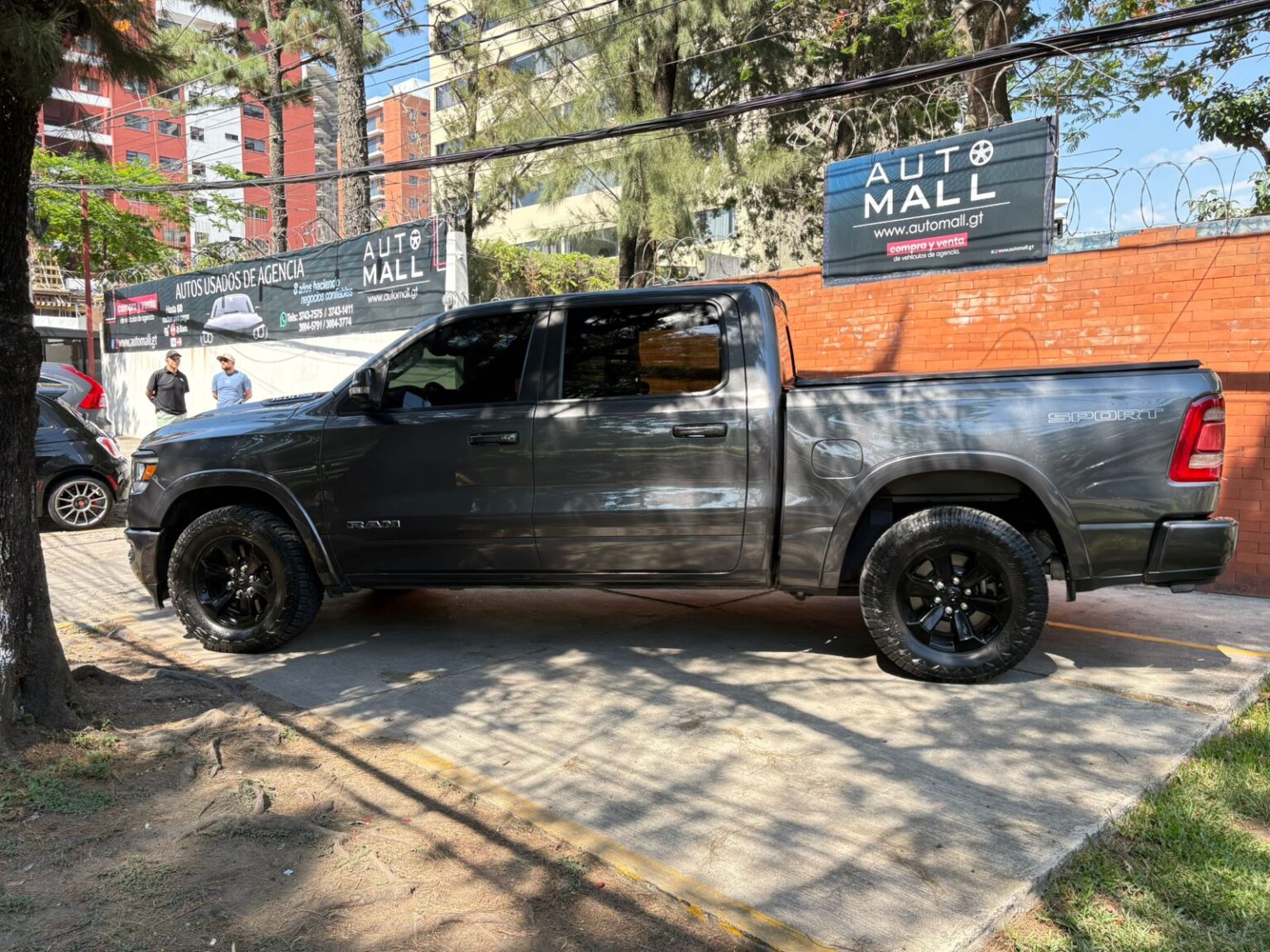 Ram-Ram1500-Laramie-2020-403HPJ (7)