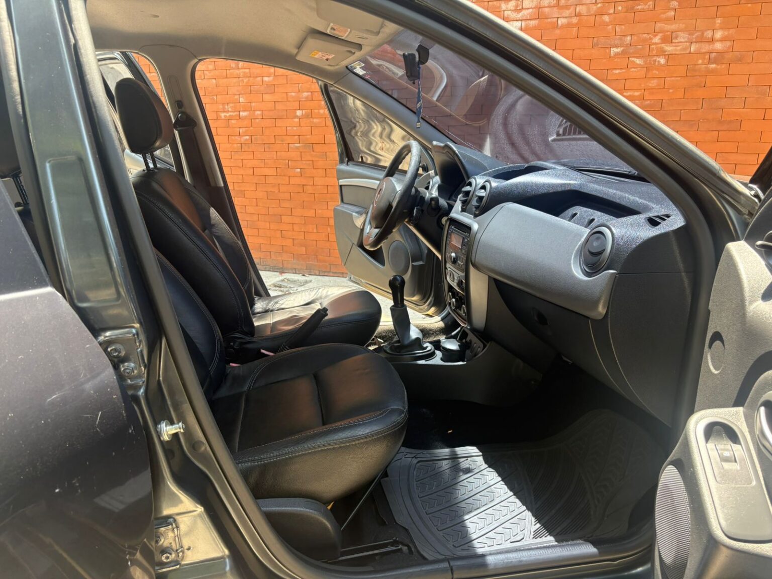 Renault-Duster-2013-201FHR (10)