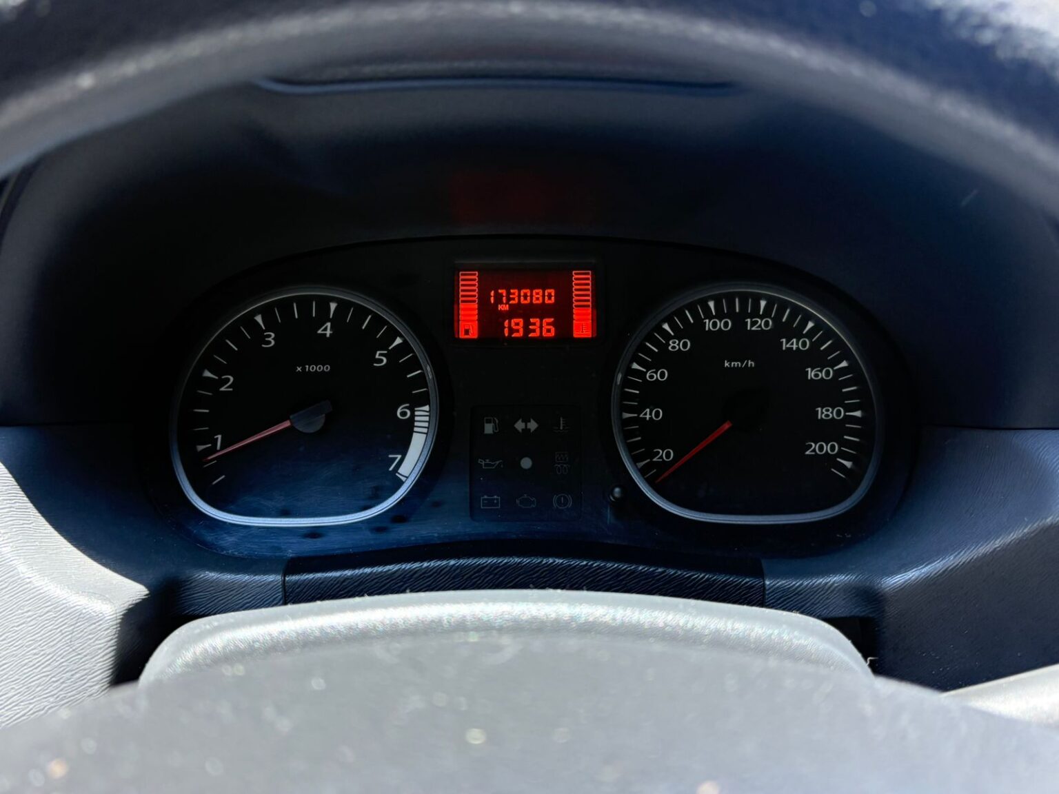 Renault-Duster-2013-201FHR (13)
