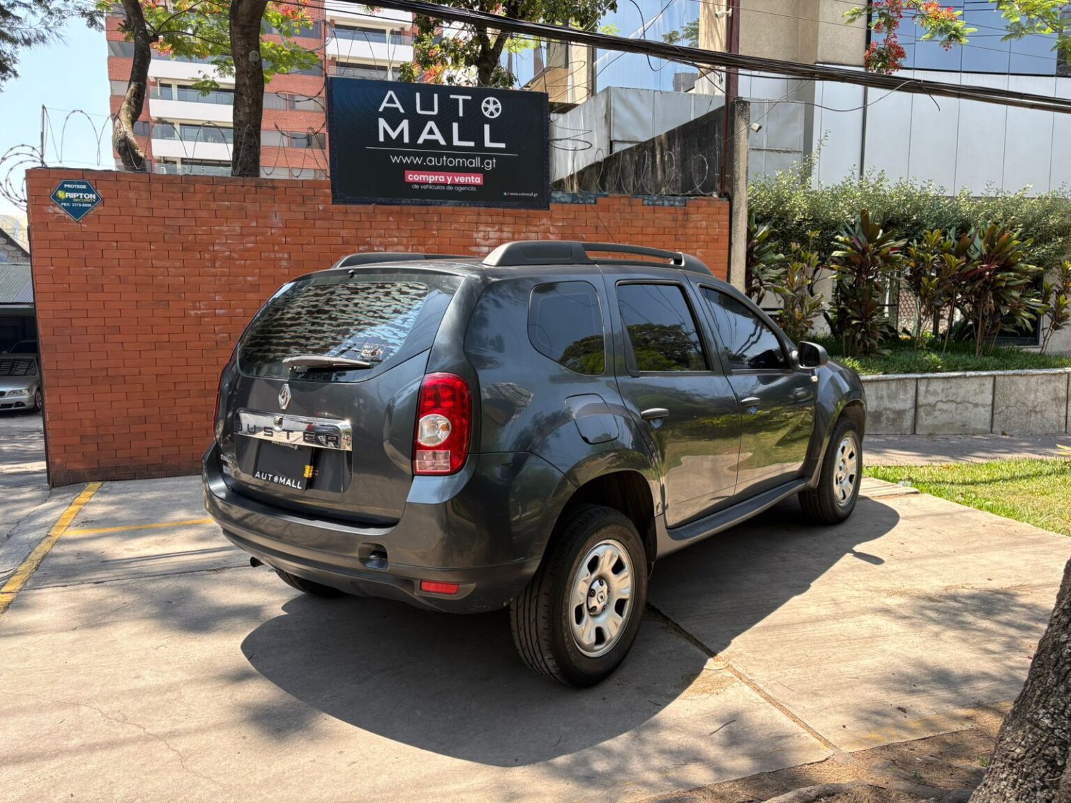 Renault-Duster-2013-201FHR (4)
