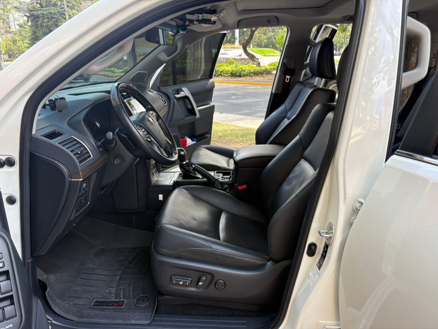 Toyota-Land-Cruiser-Prado-VX-2024-192KRQ (14)