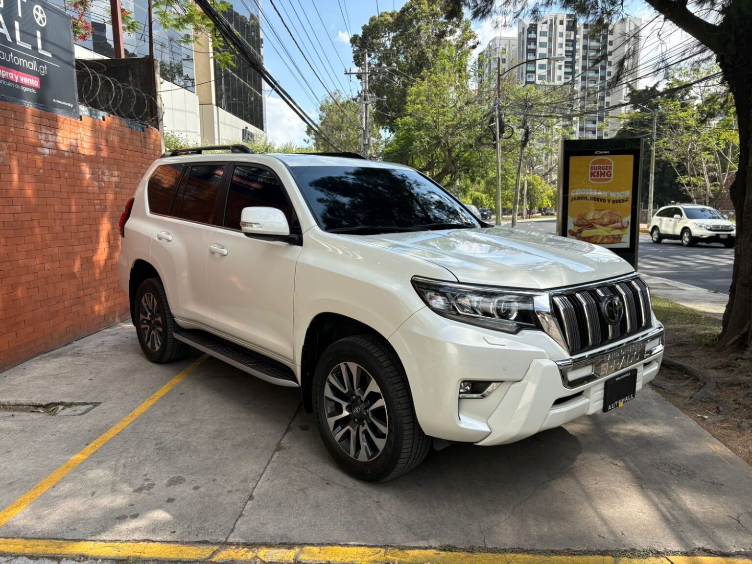Toyota-Land-Cruiser-Prado-VX-2024-192KRQ (8)