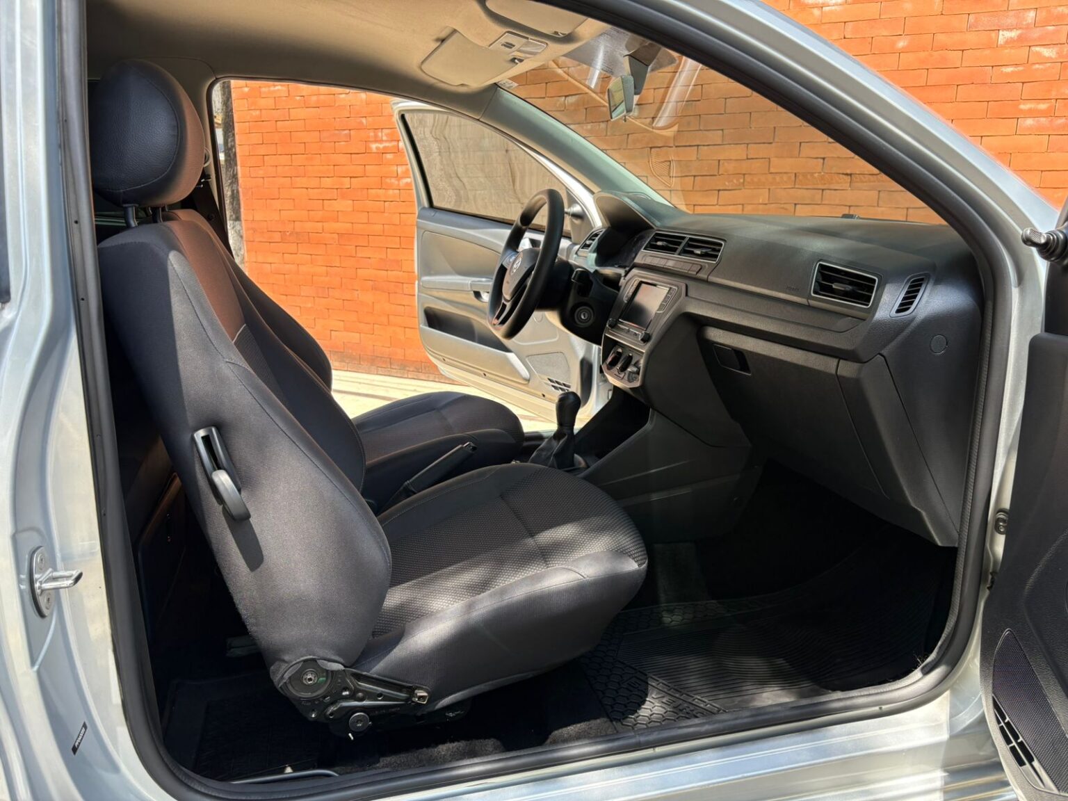 Volkswagen-Saveiro-2023-7706KLN (9)