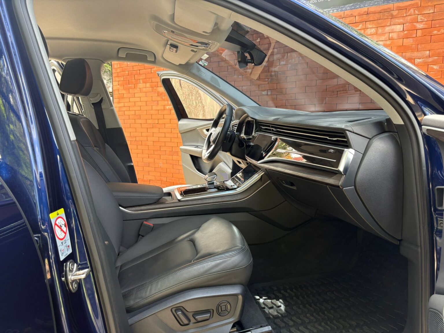 Audi-Q7-2023-962KLZ (10)