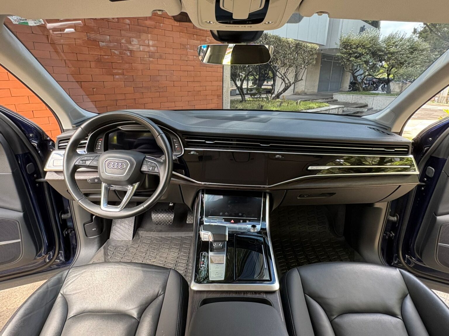 Audi-Q7-2023-962KLZ (12)