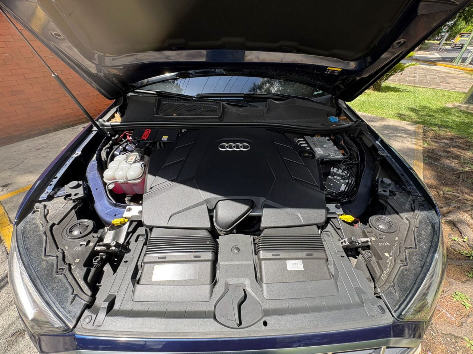 Audi-Q7-2023-962KLZ (15)