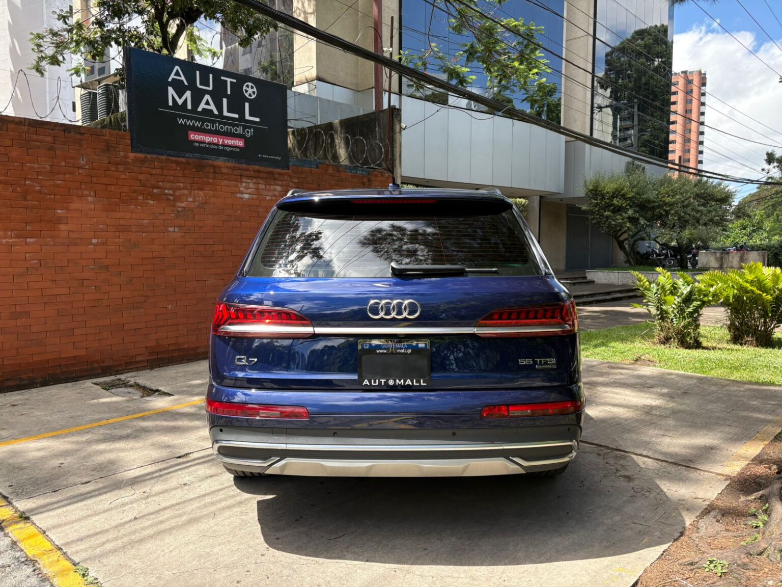 Audi-Q7-2023-962KLZ (5)
