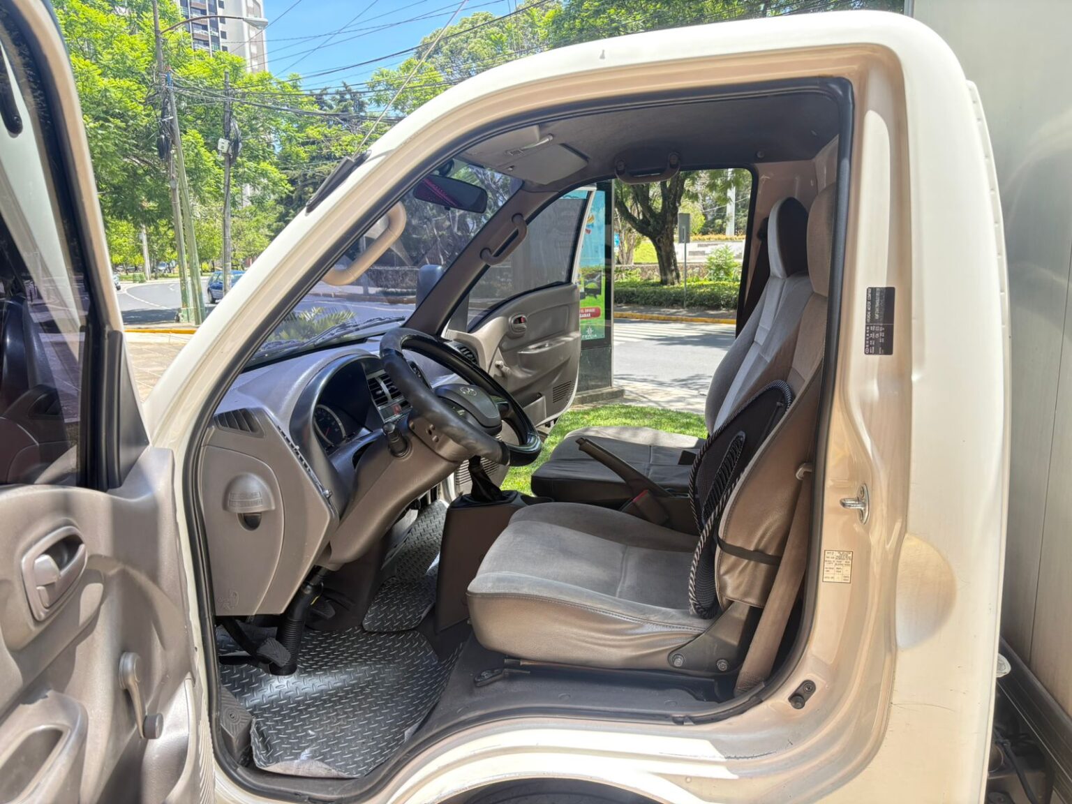 Hyundai-H100-camion-2016-787BQP (10)