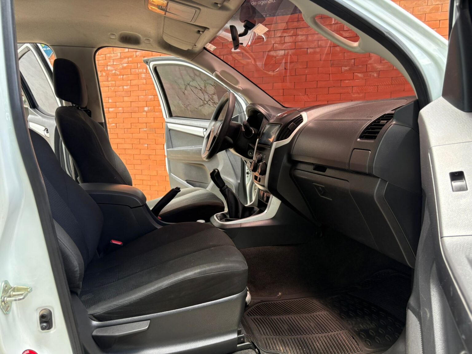 Isuzu-D-Max-LS-2018-309GTW (10)