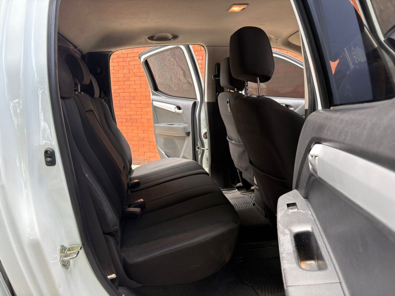 Isuzu-D-Max-LS-2018-309GTW (11)