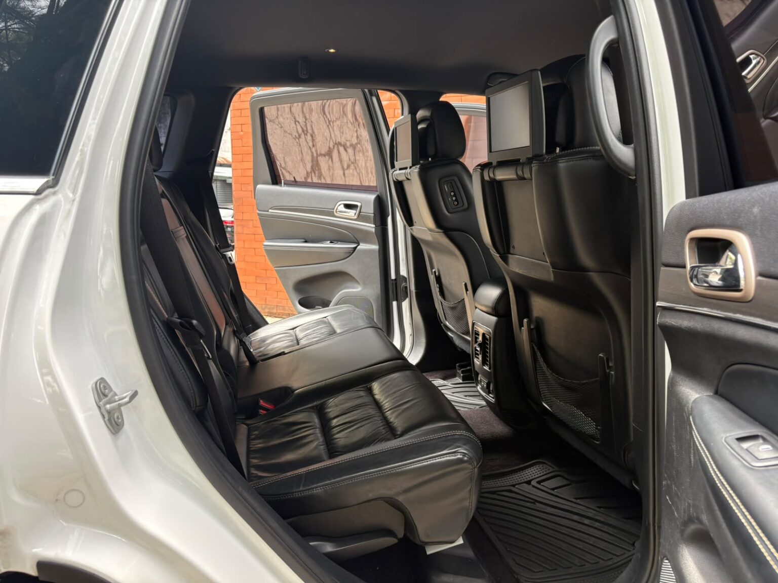 Jeep-Grand-Cherokee-Limited-2016-728GGZ (11)