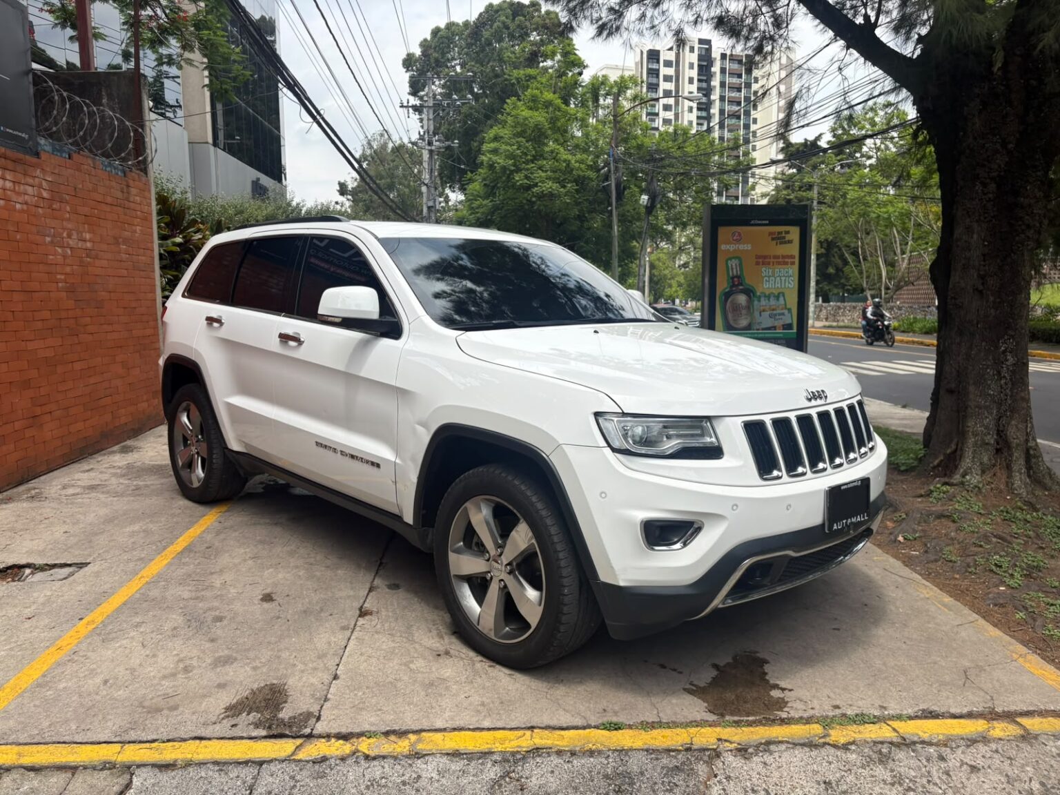 Jeep-Grand-Cherokee-Limited-2016-728GGZ (2)