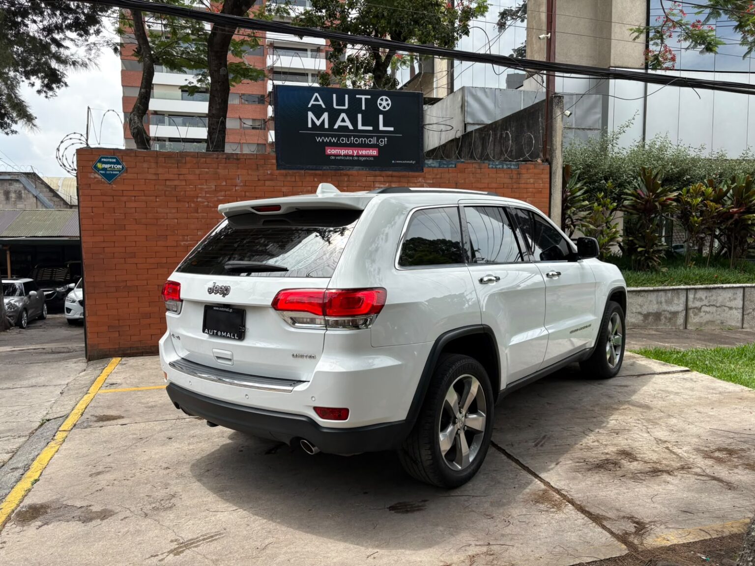Jeep-Grand-Cherokee-Limited-2016-728GGZ (4)