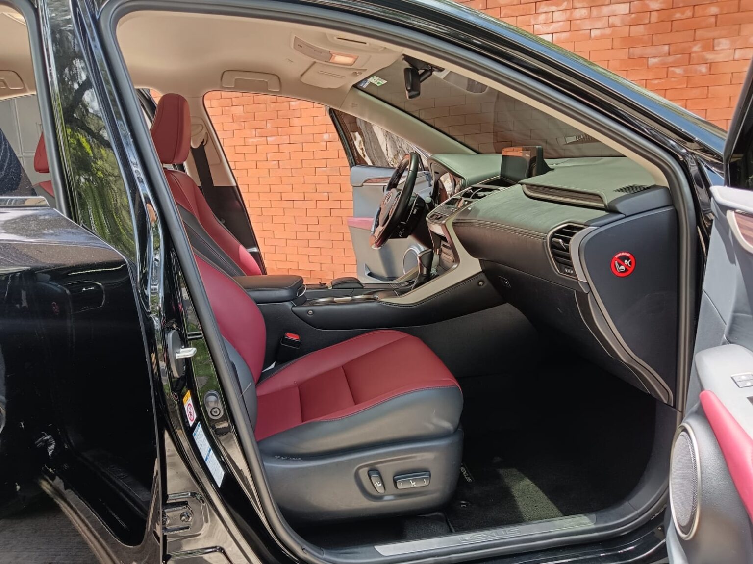 Lexus-NX300-2020-810HRT (10)