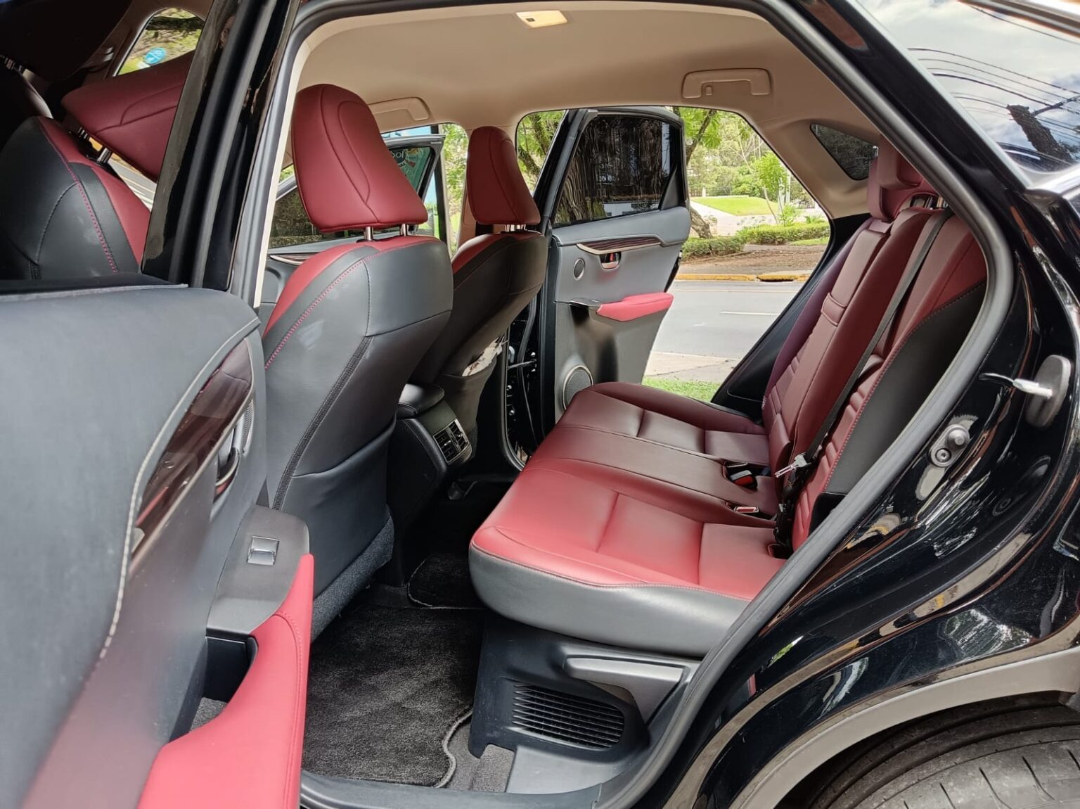 Lexus-NX300-2020-810HRT (9)