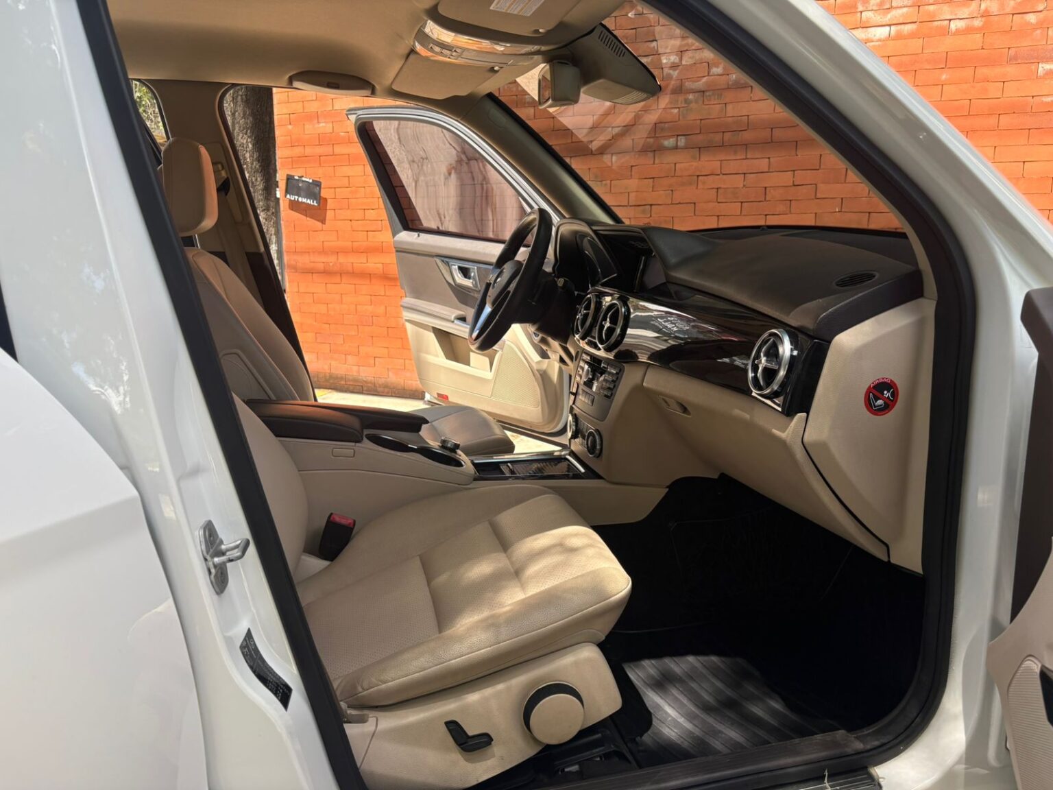 Mercedes-Benz-GLK300-2013-042FLR (10)