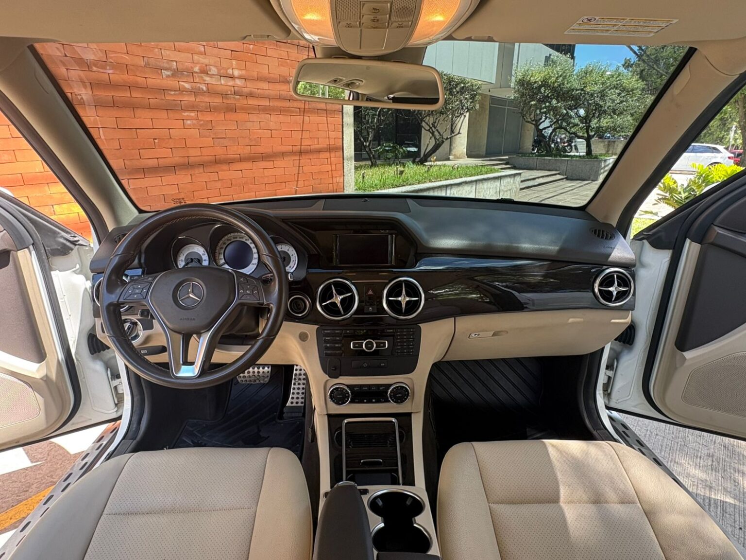 Mercedes-Benz-GLK300-2013-042FLR (12)