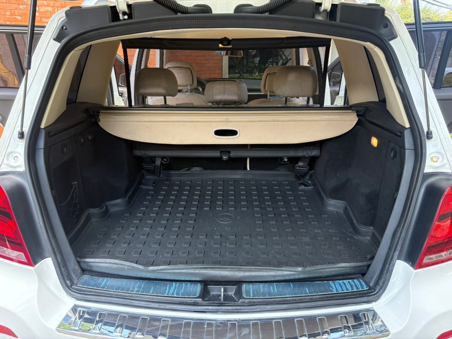 Mercedes-Benz-GLK300-2013-042FLR (16)