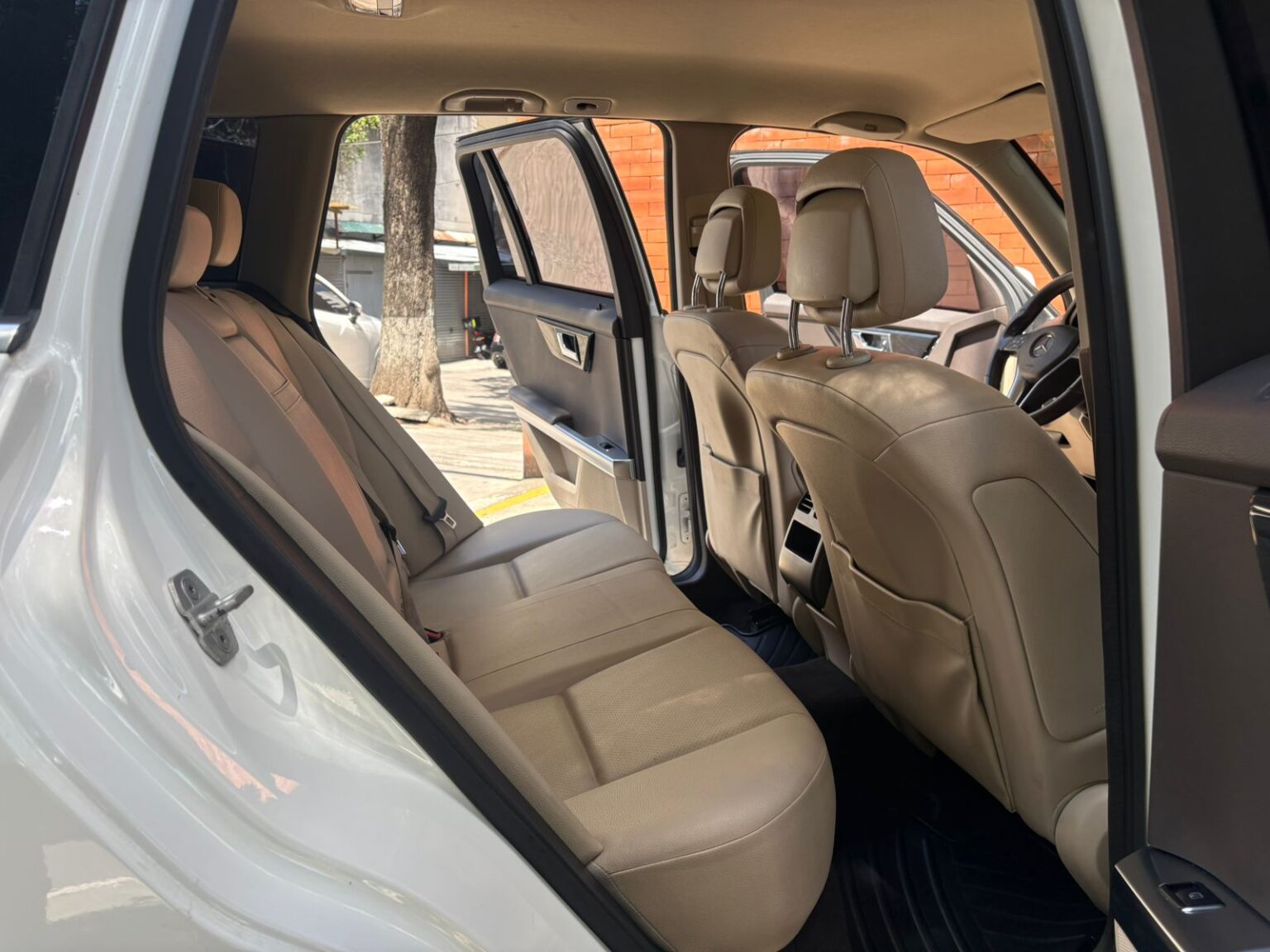 Mercedes-Benz-GLK300-2013-042FLR (17)