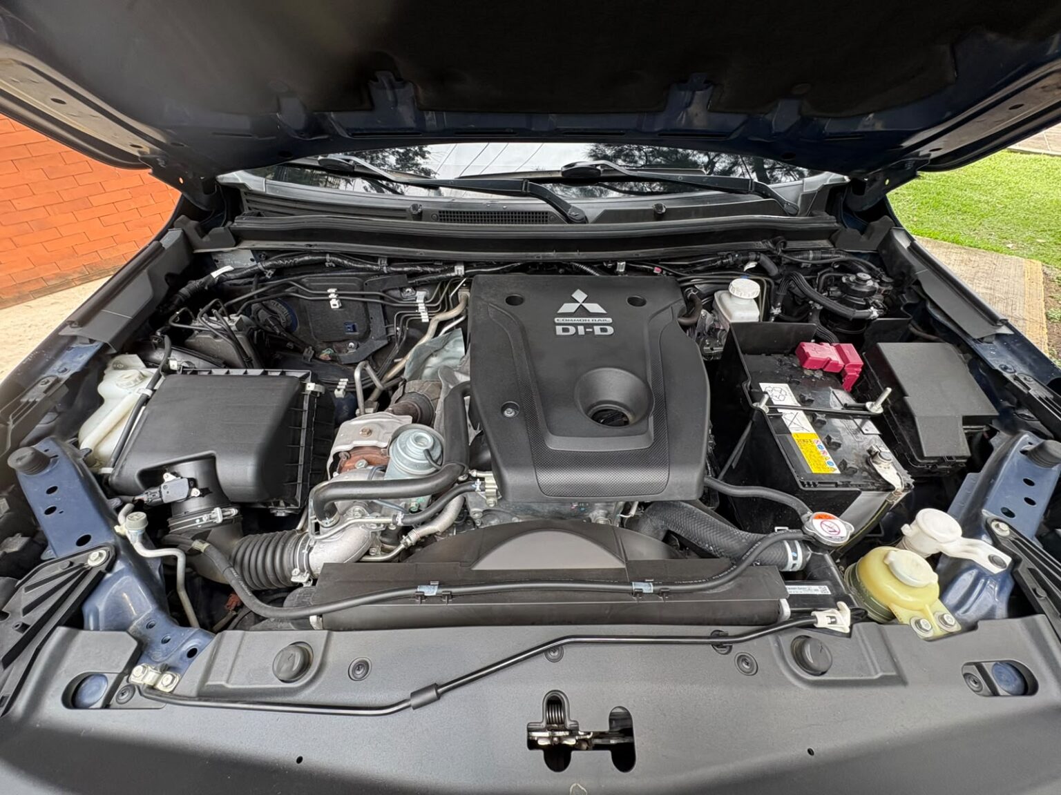 Mitsubishi-Montero-Sport-2023-813JZK (16)