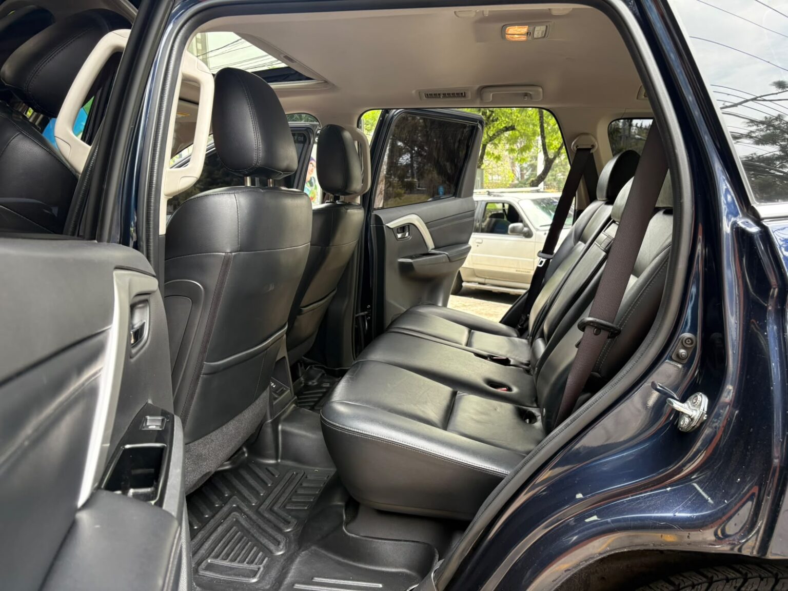 Mitsubishi-Montero-Sport-2023-813JZK (9)