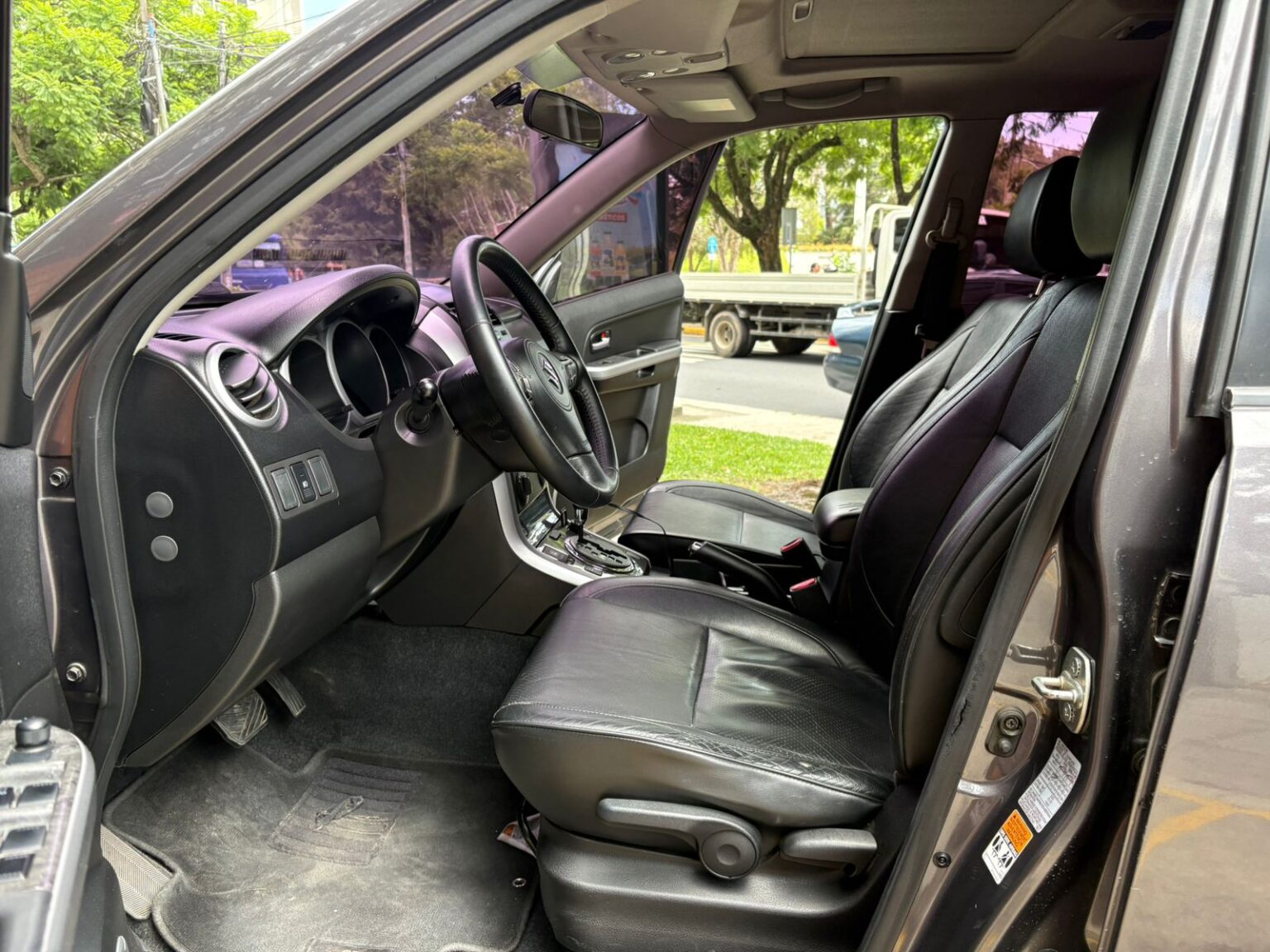 Suzuki-Grand-Vitara-JLX-2016-507FZD (8)