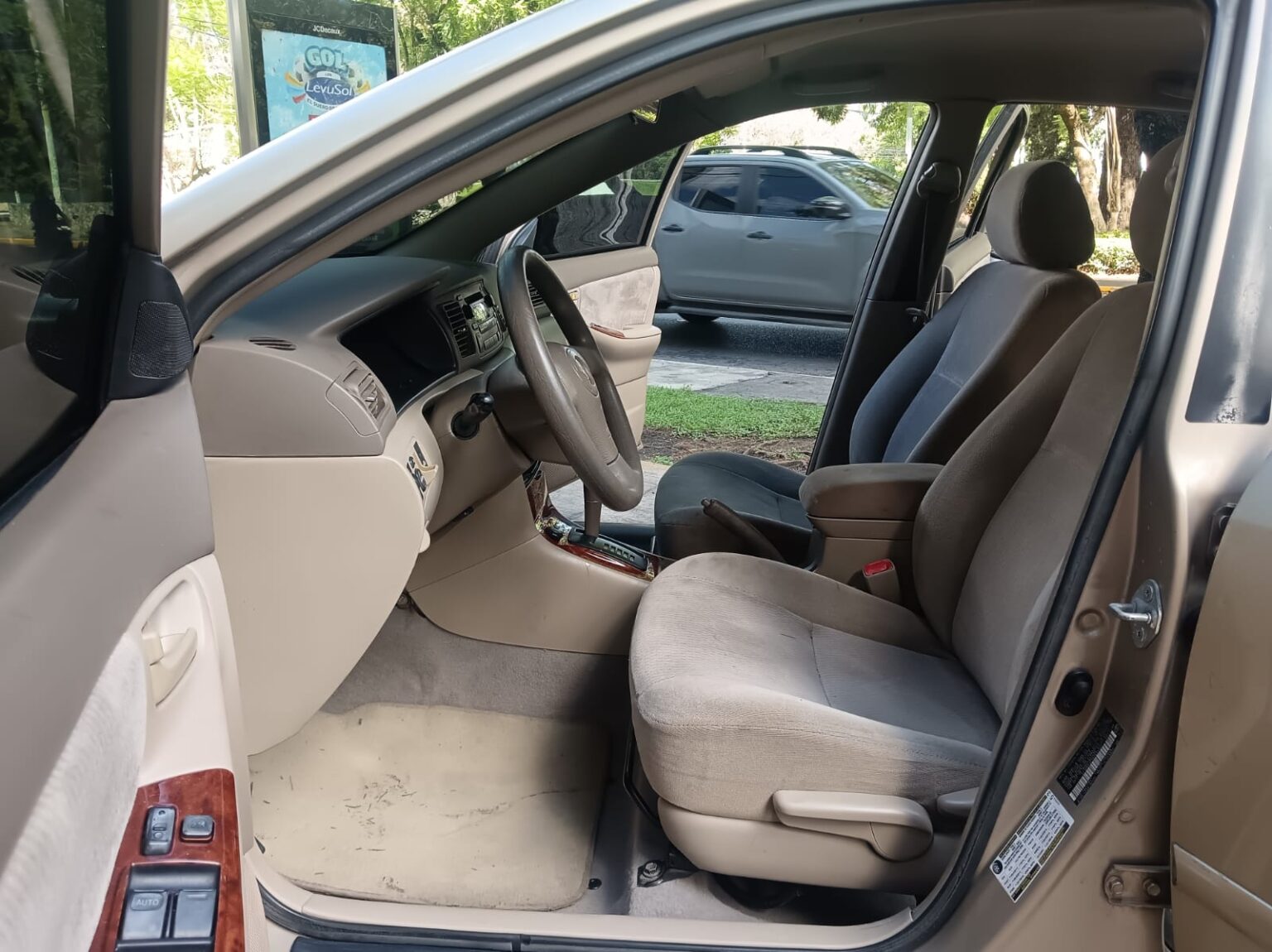 Toyota-Corolla-LE-2006-337FLT (12)