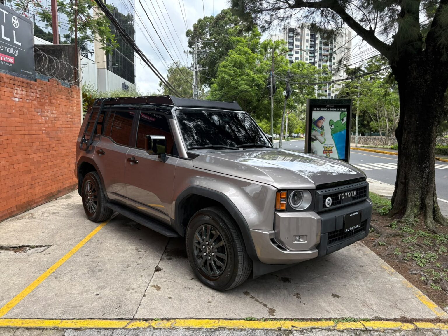 Toyota-Land-Cruiser-2024-867LKQ (2)