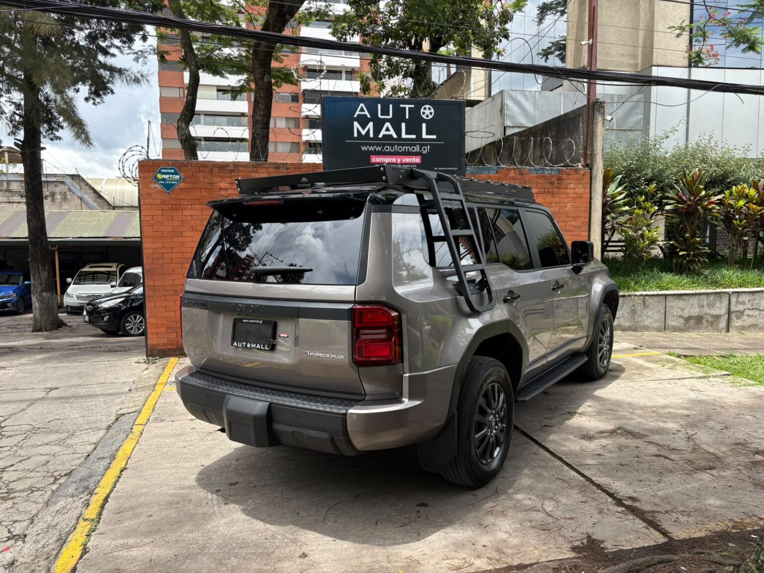 Toyota-Land-Cruiser-2024-867LKQ (4)