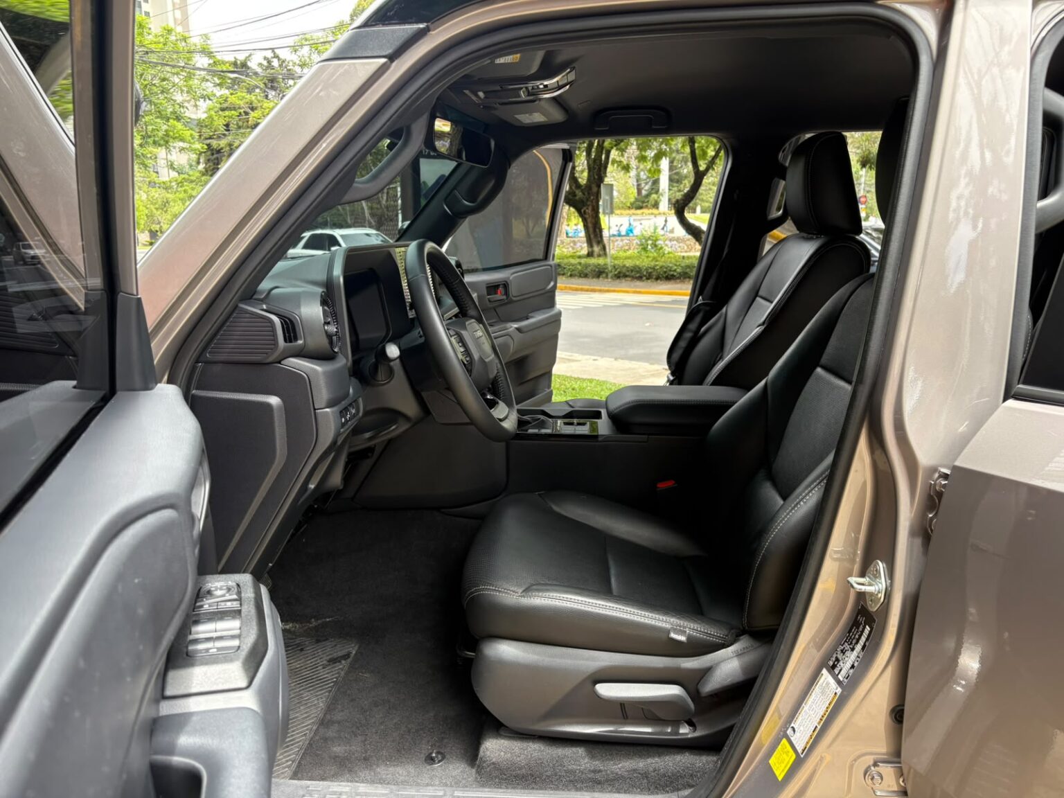 Toyota-Land-Cruiser-2024-867LKQ (8)