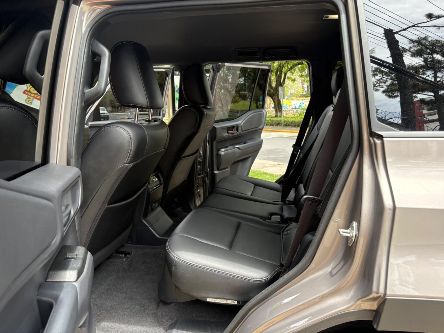 Toyota-Land-Cruiser-2024-867LKQ (9)