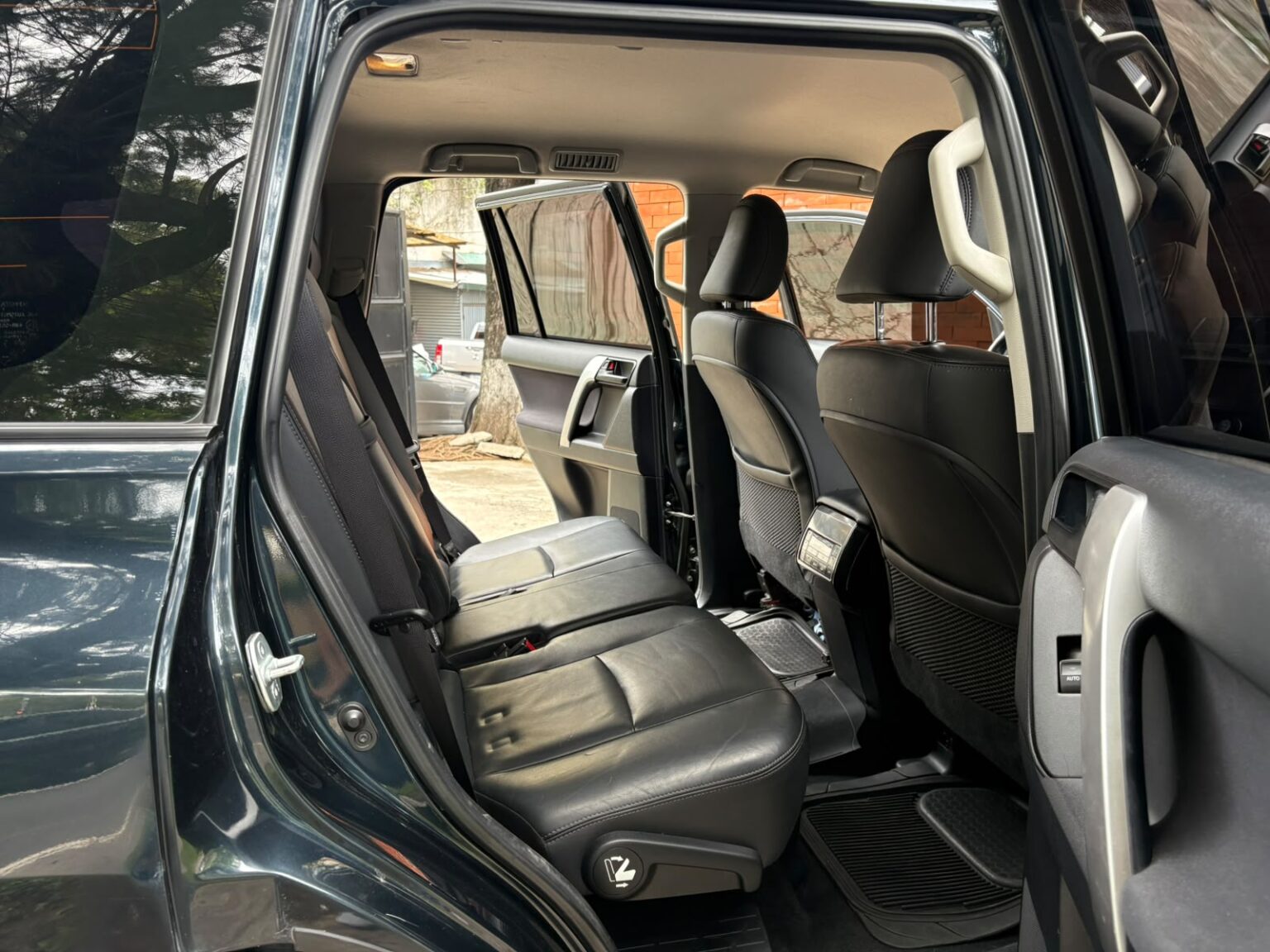 Toyota-Land-Cruiser-Prado-TXL-2016-633GKF (11)