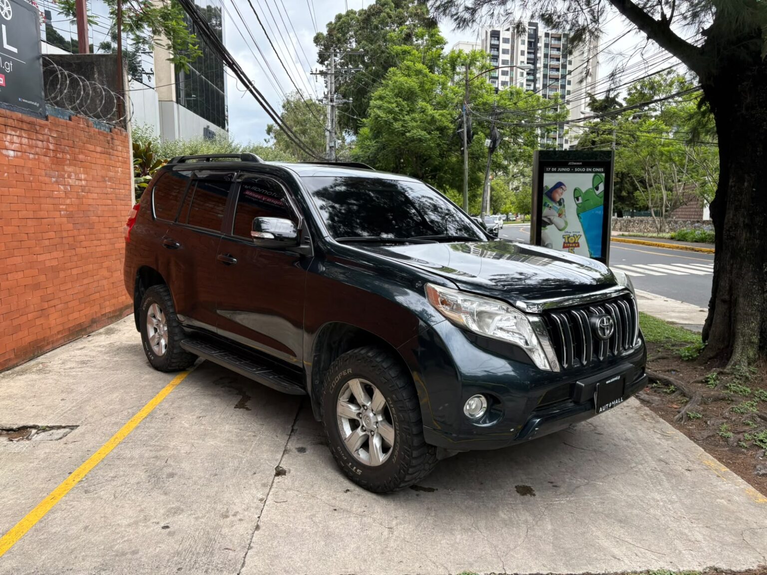 Toyota-Land-Cruiser-Prado-TXL-2016-633GKF (2)
