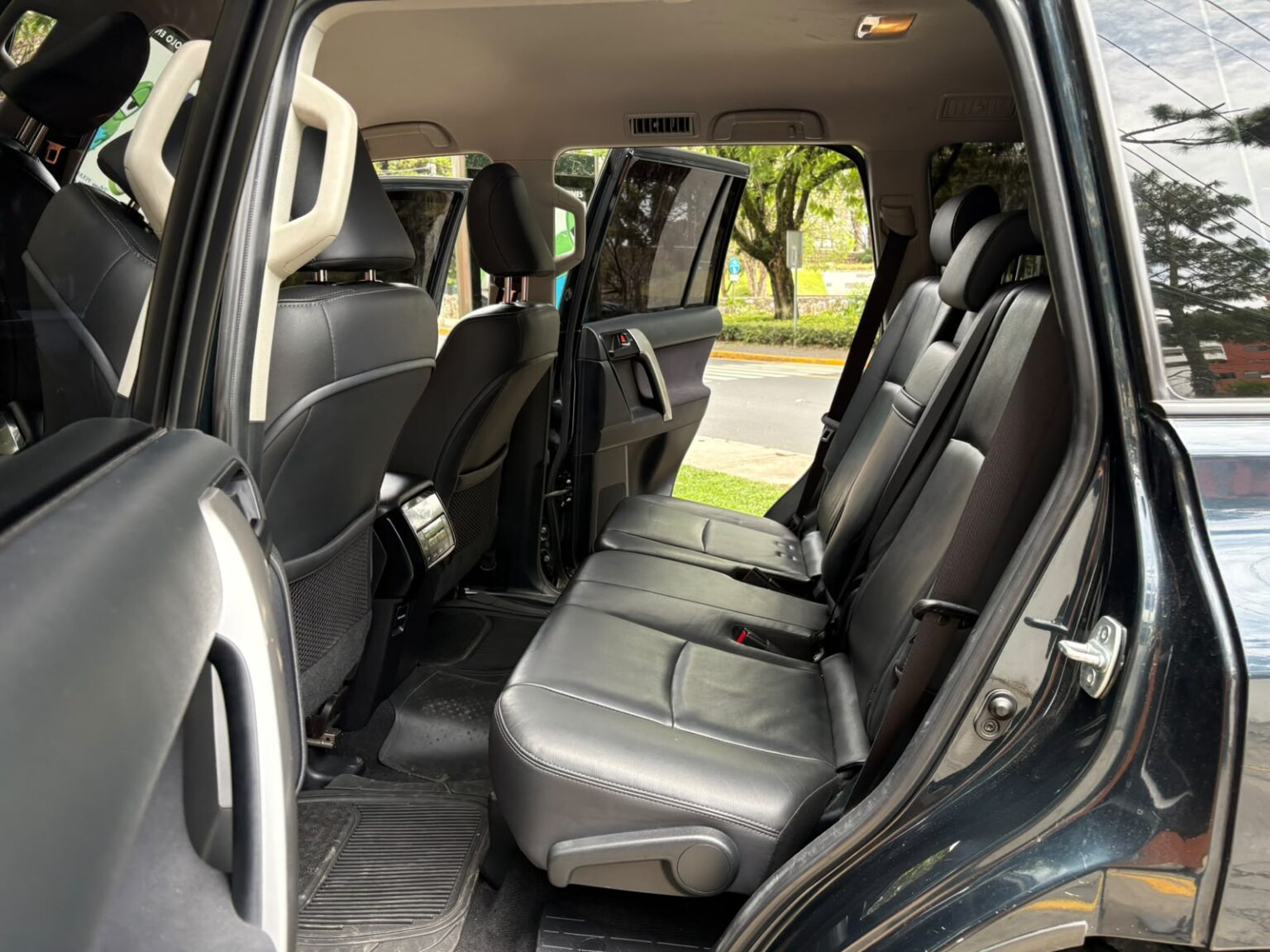Toyota-Land-Cruiser-Prado-TXL-2016-633GKF (9)