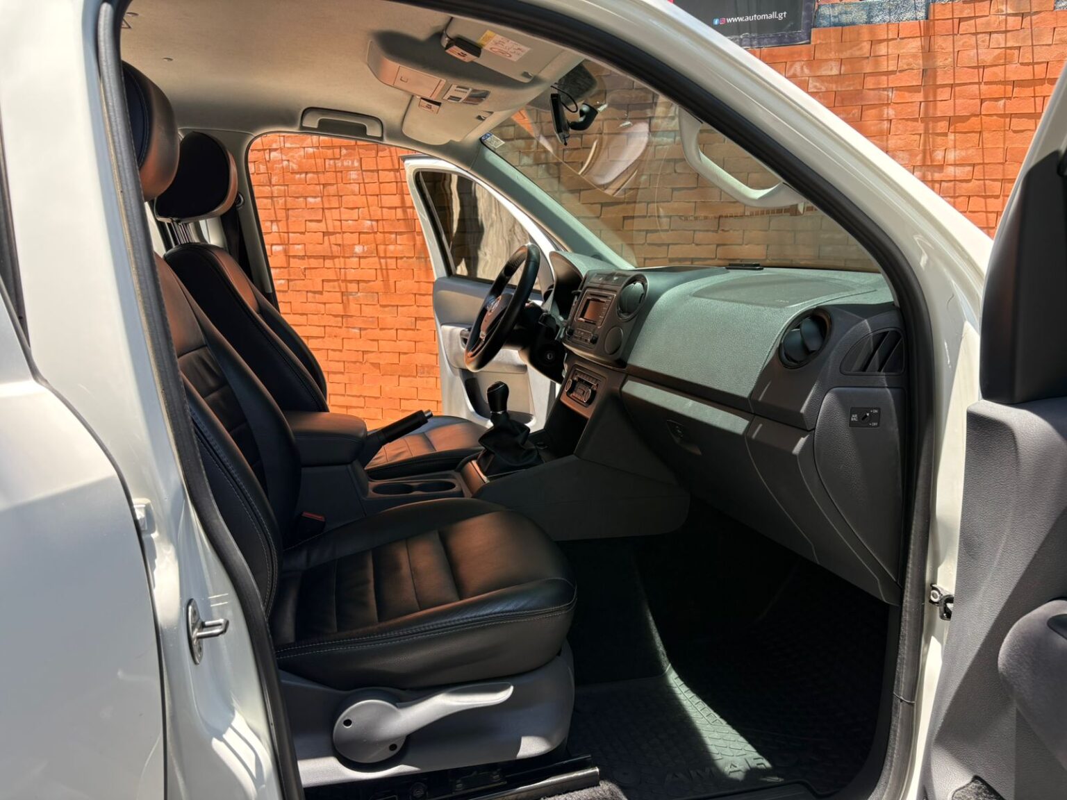 Volkswagen-Amarok-2017-627GXN (10)