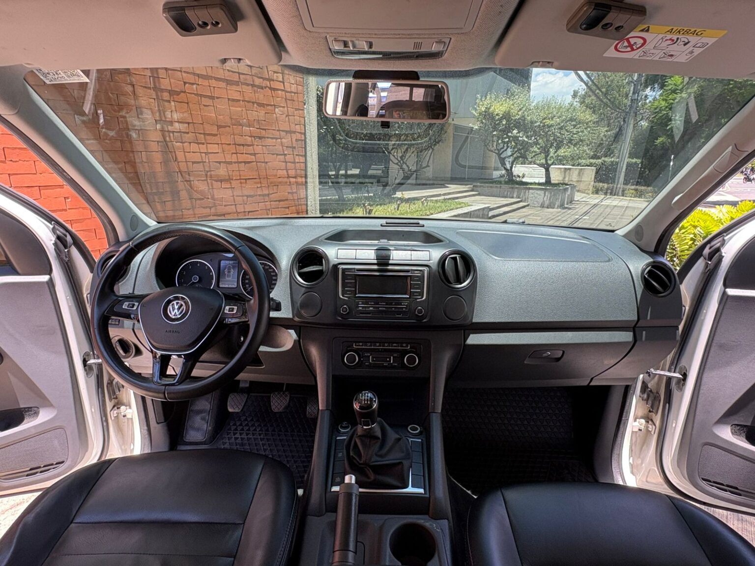 Volkswagen-Amarok-2017-627GXN (12)