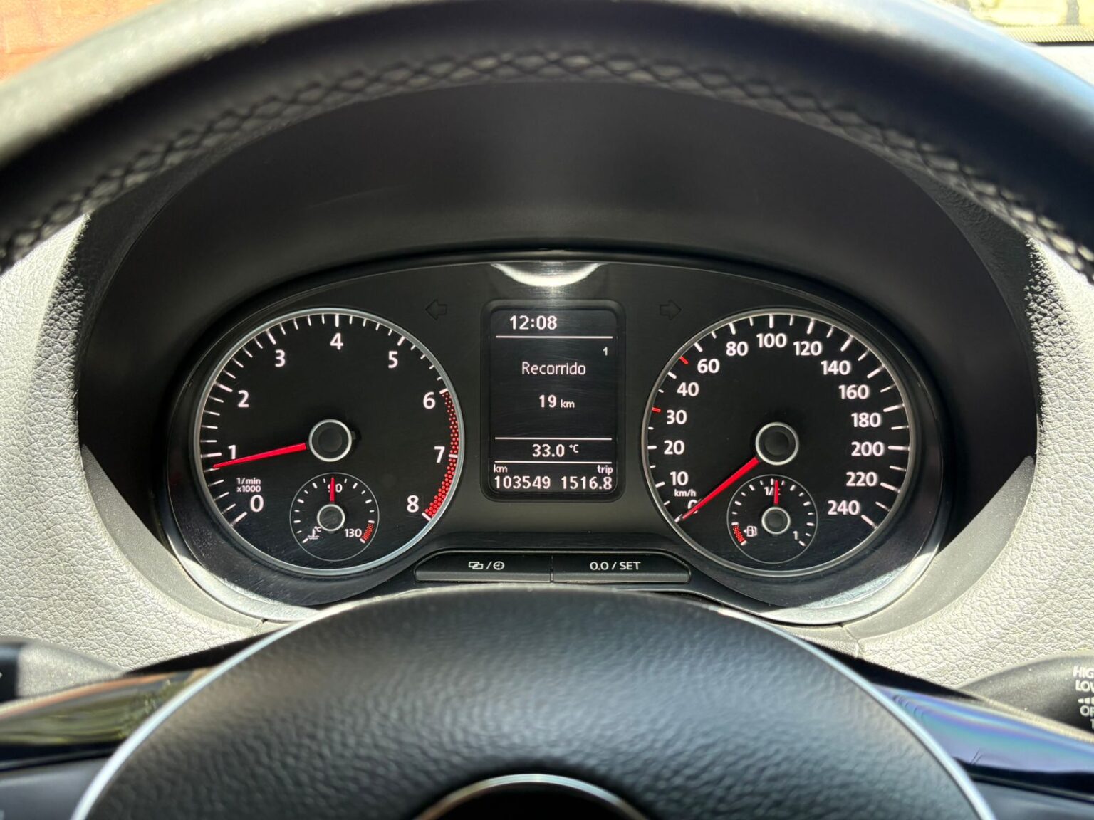 Volkswagen-Amarok-2017-627GXN (13)