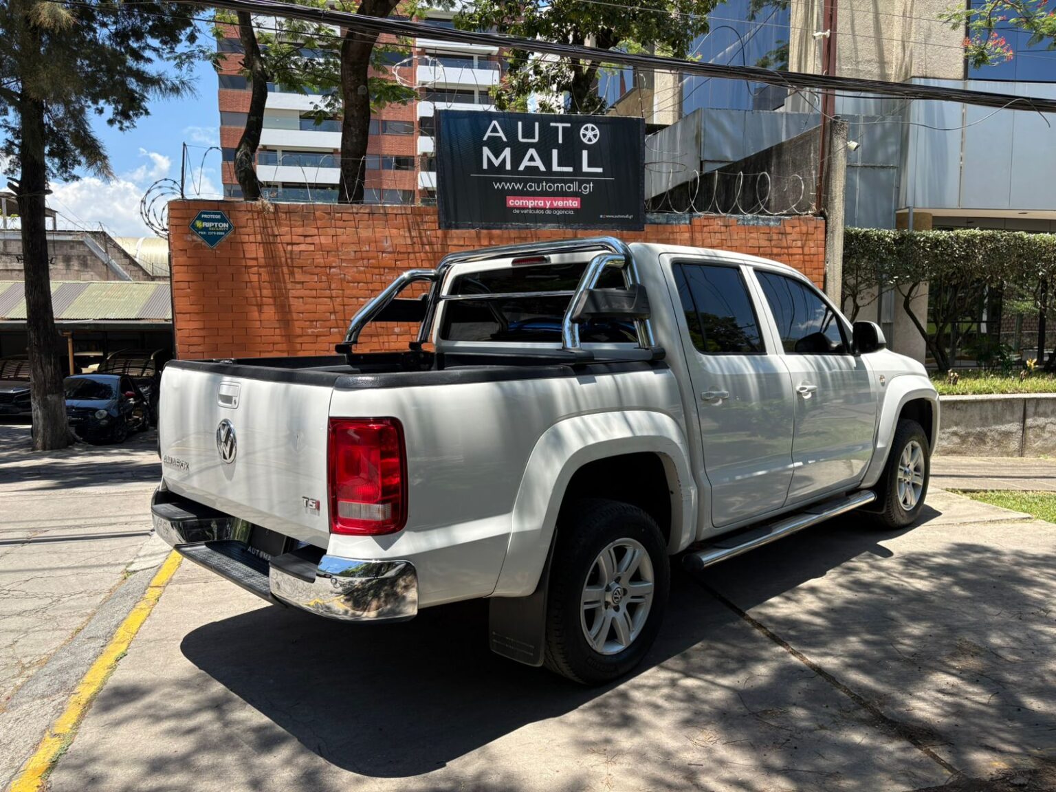 Volkswagen-Amarok-2017-627GXN (4)