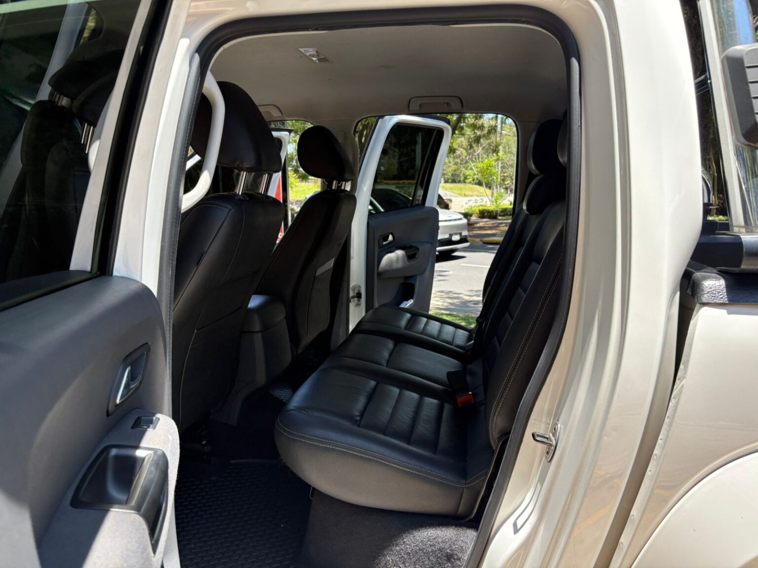 Volkswagen-Amarok-2017-627GXN (9)
