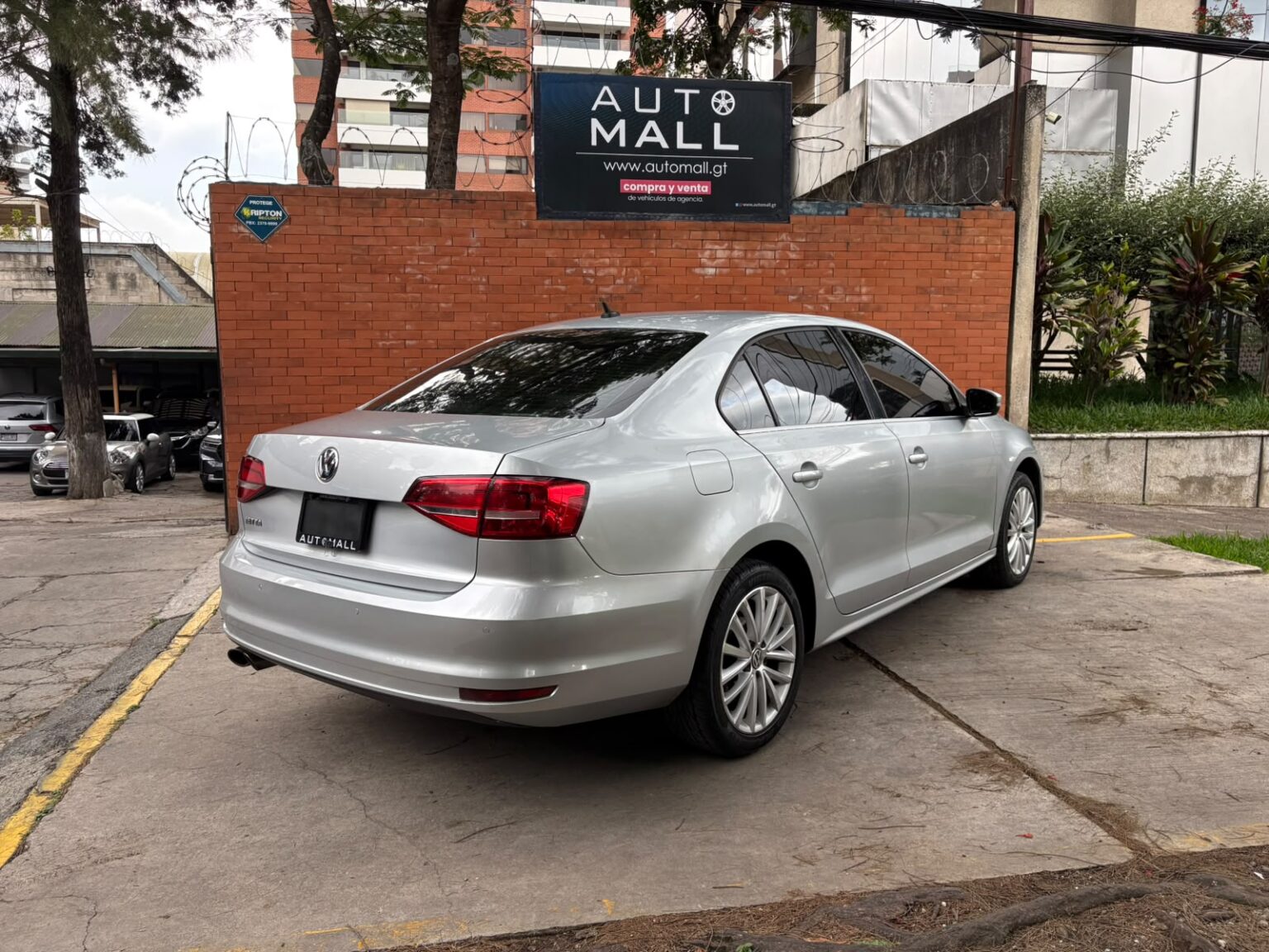 Volkswagen-Jetta-AT-2015-240FVP (4)