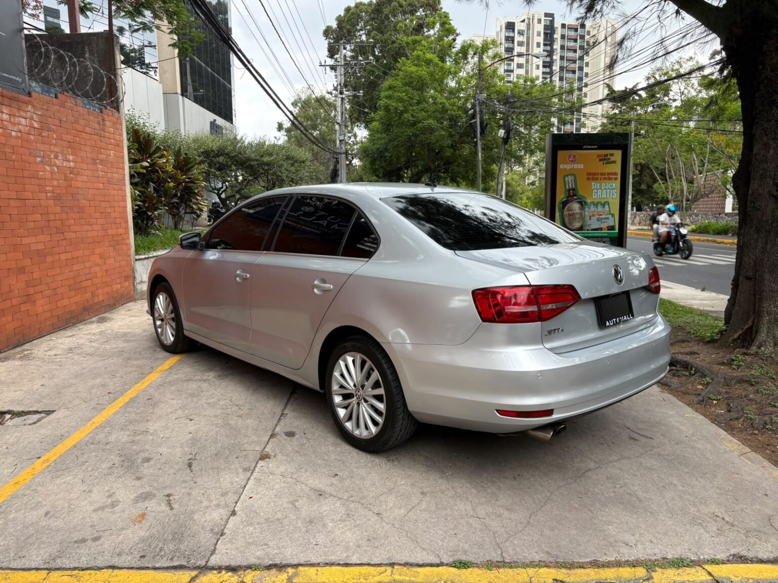 Volkswagen-Jetta-AT-2015-240FVP (6)