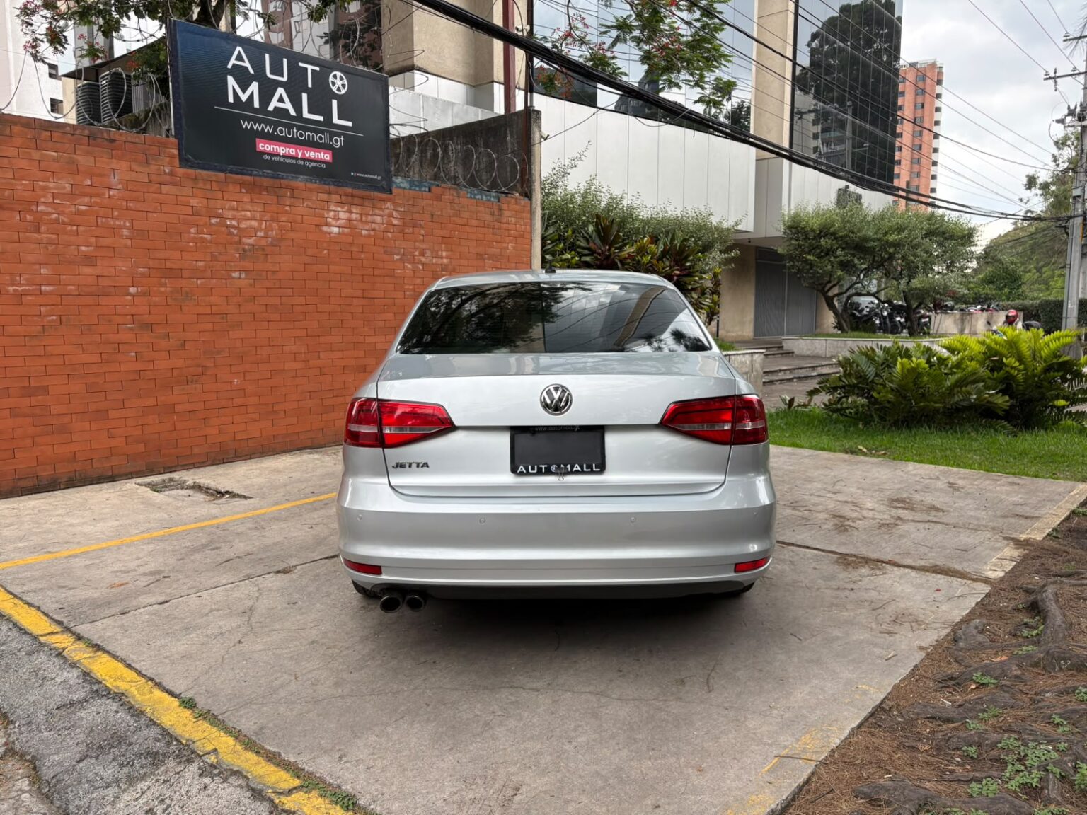 Volkswagen-Jetta-AT-2015-240FVP (9)