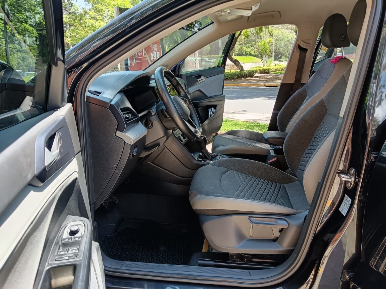 Volkswagen-Taos-2022-489JSX (12)