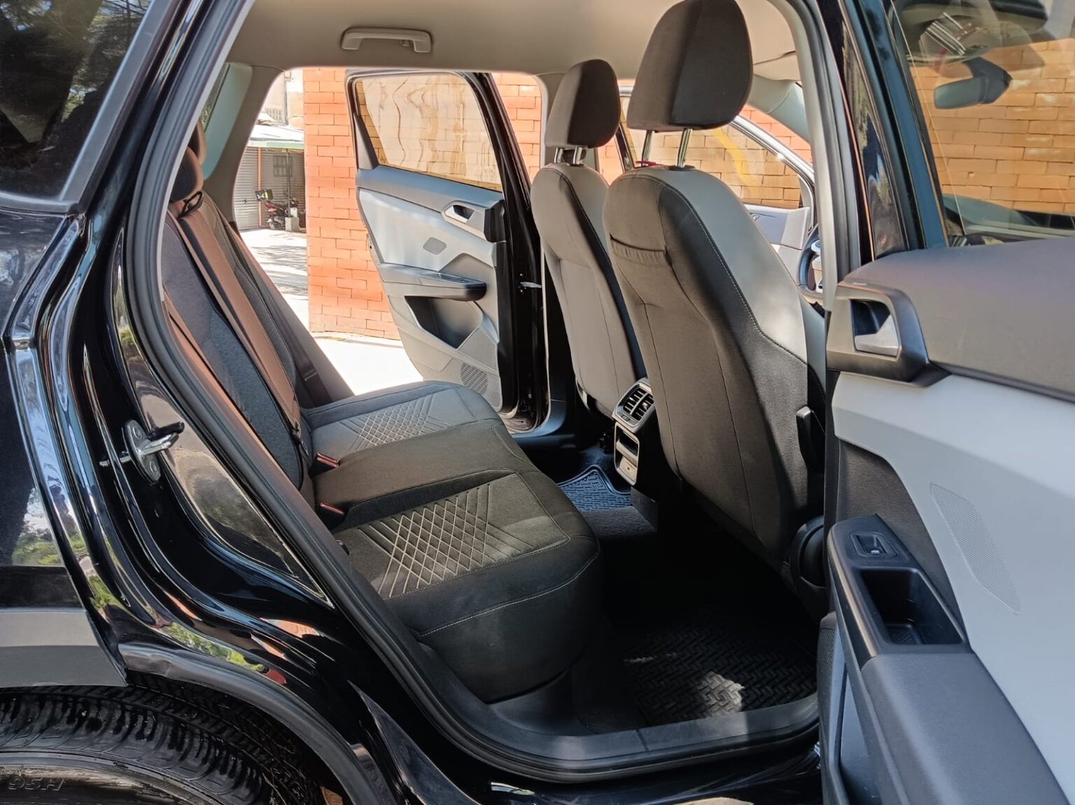 Volkswagen-Taos-2022-489JSX (9)