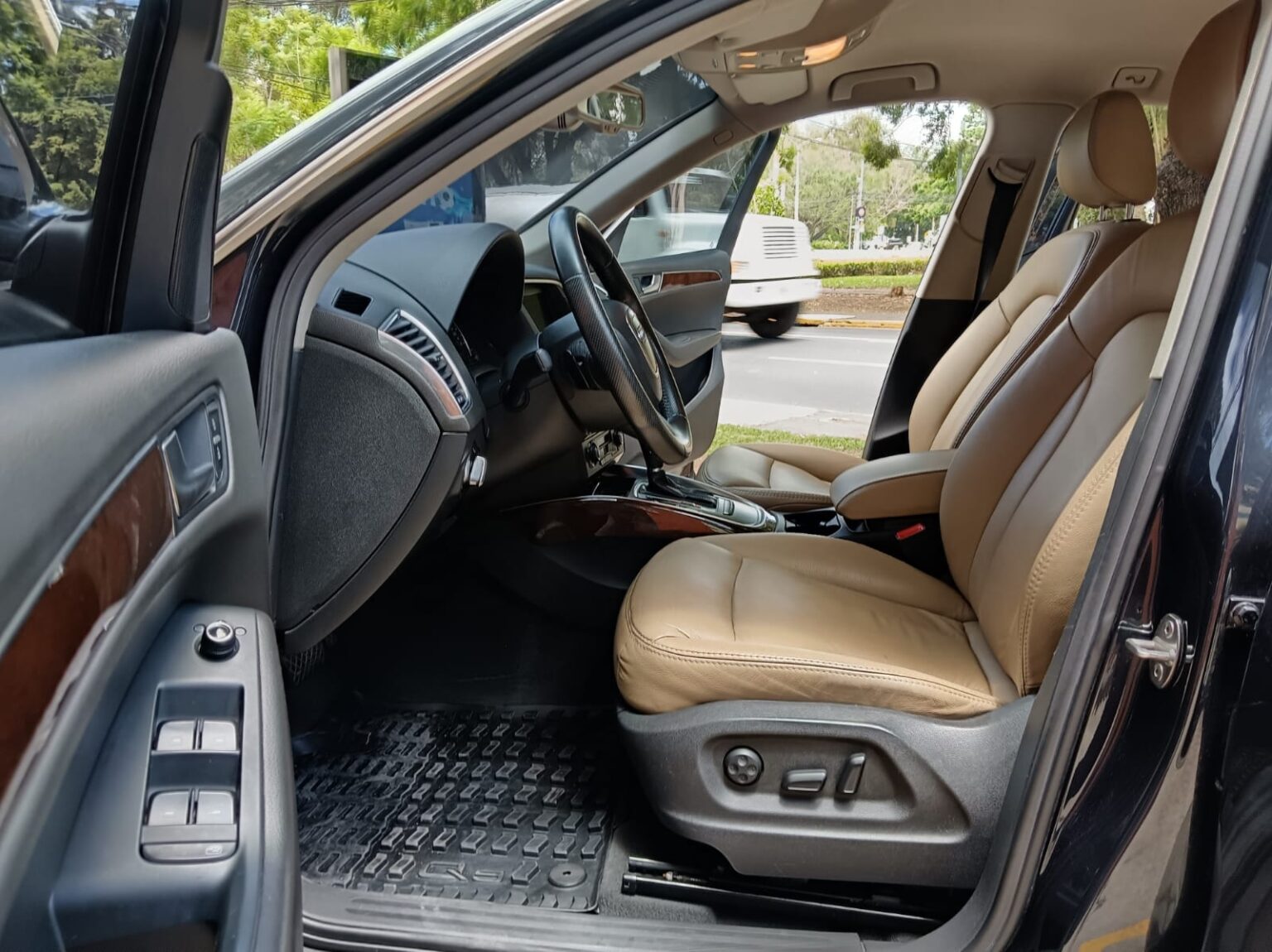 Audi-Q5-2013-321JVX (10)