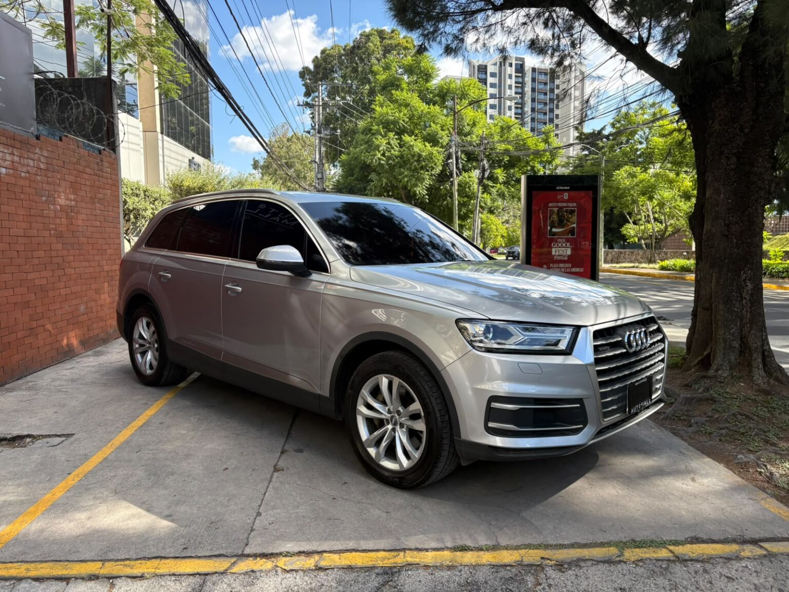 Audi-Q7-2018-085GYF (2)